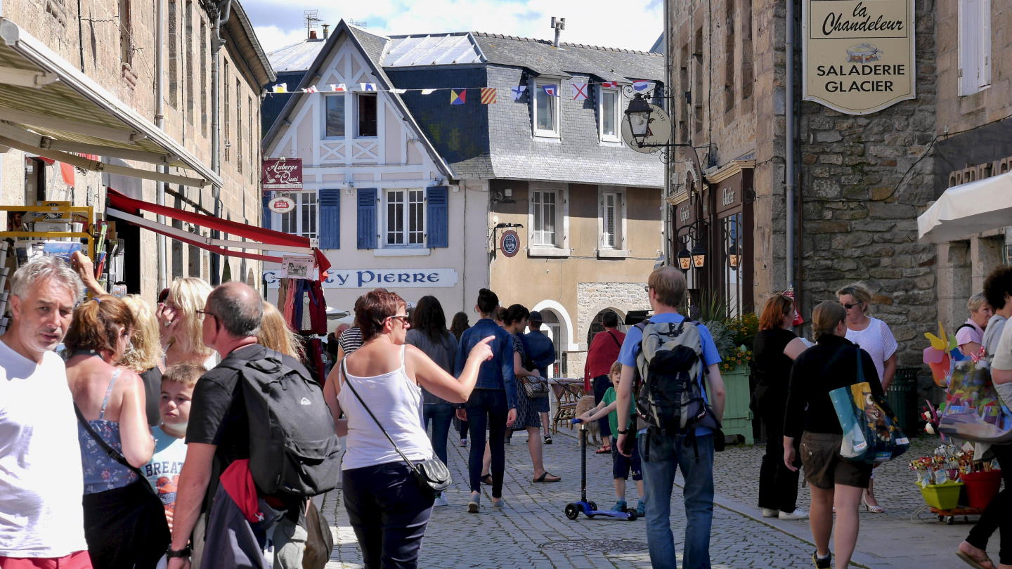 Walking street of Roscoff