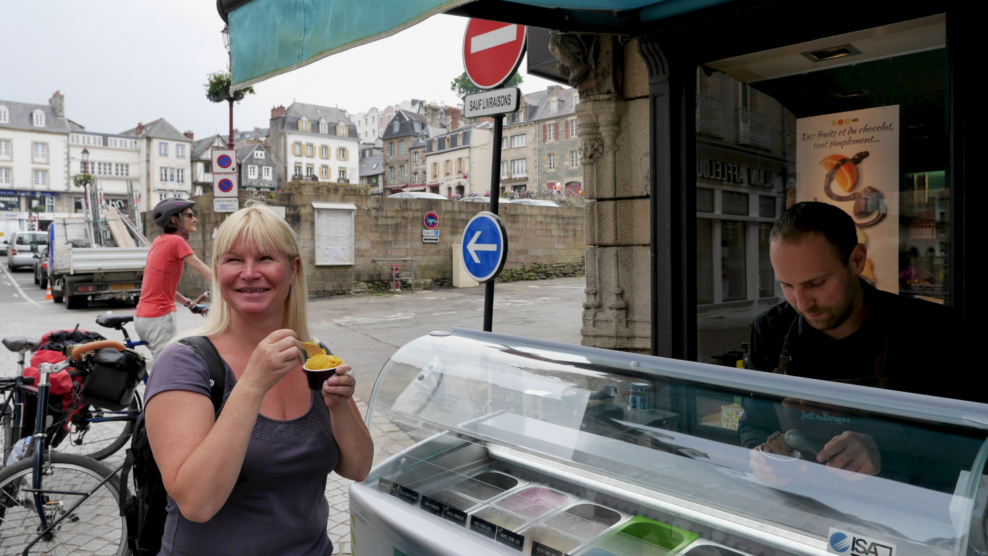 Eve having a sorbet in Morlaix