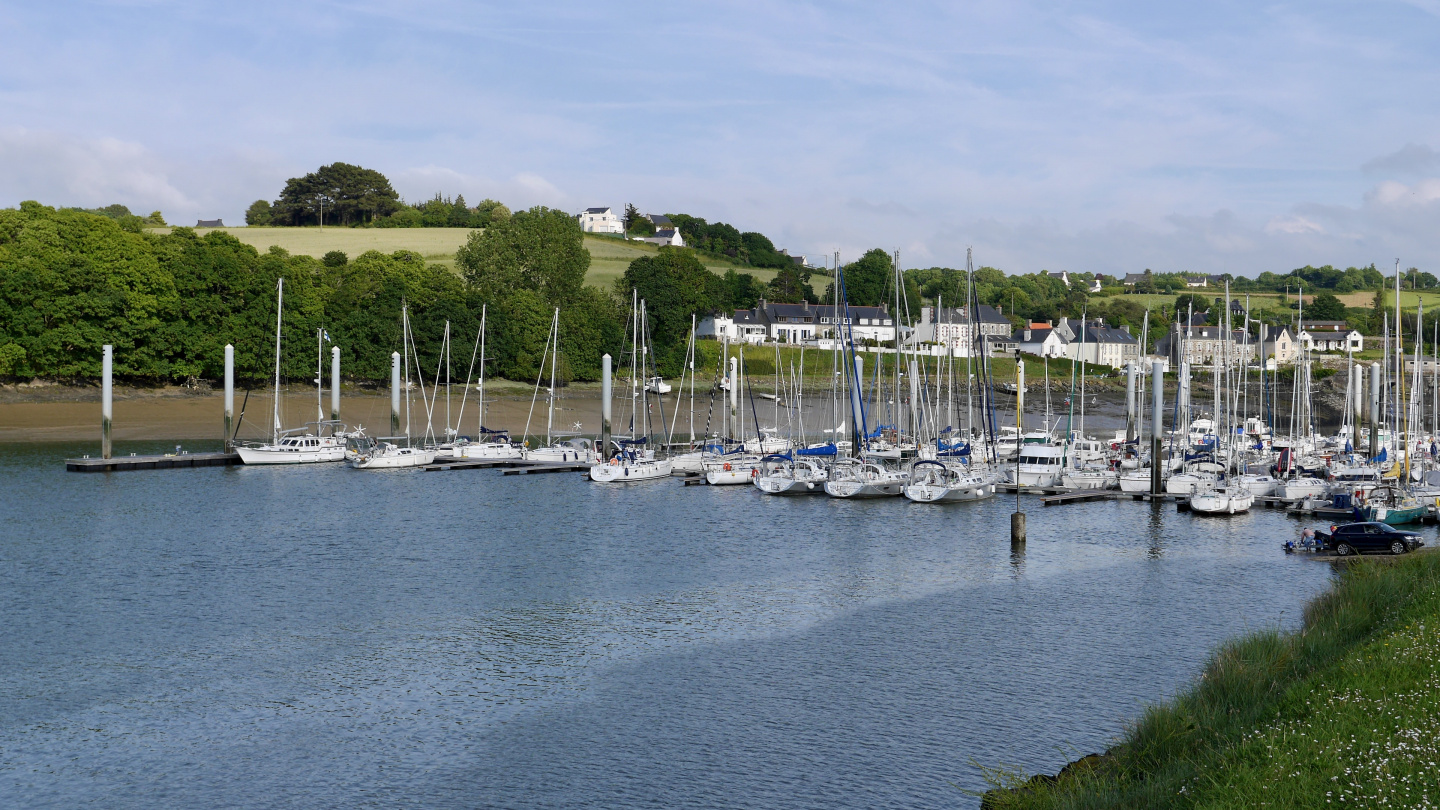 Suwena in the marina of Tréguier in Brittany