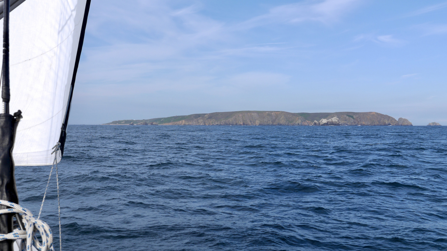 Suwena sailing to the island of Alderney