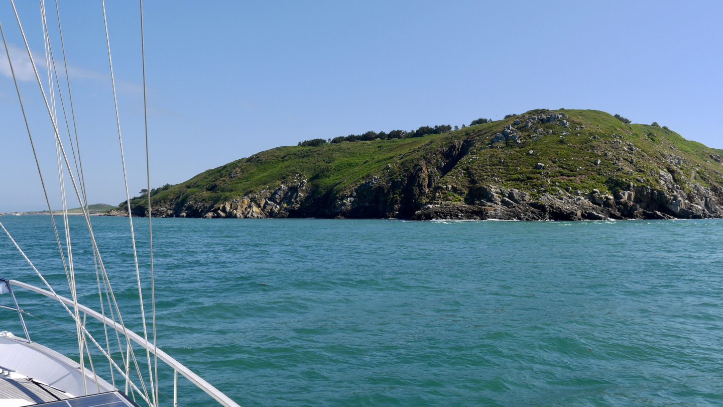 Suwena approaching the island of Herm from the south