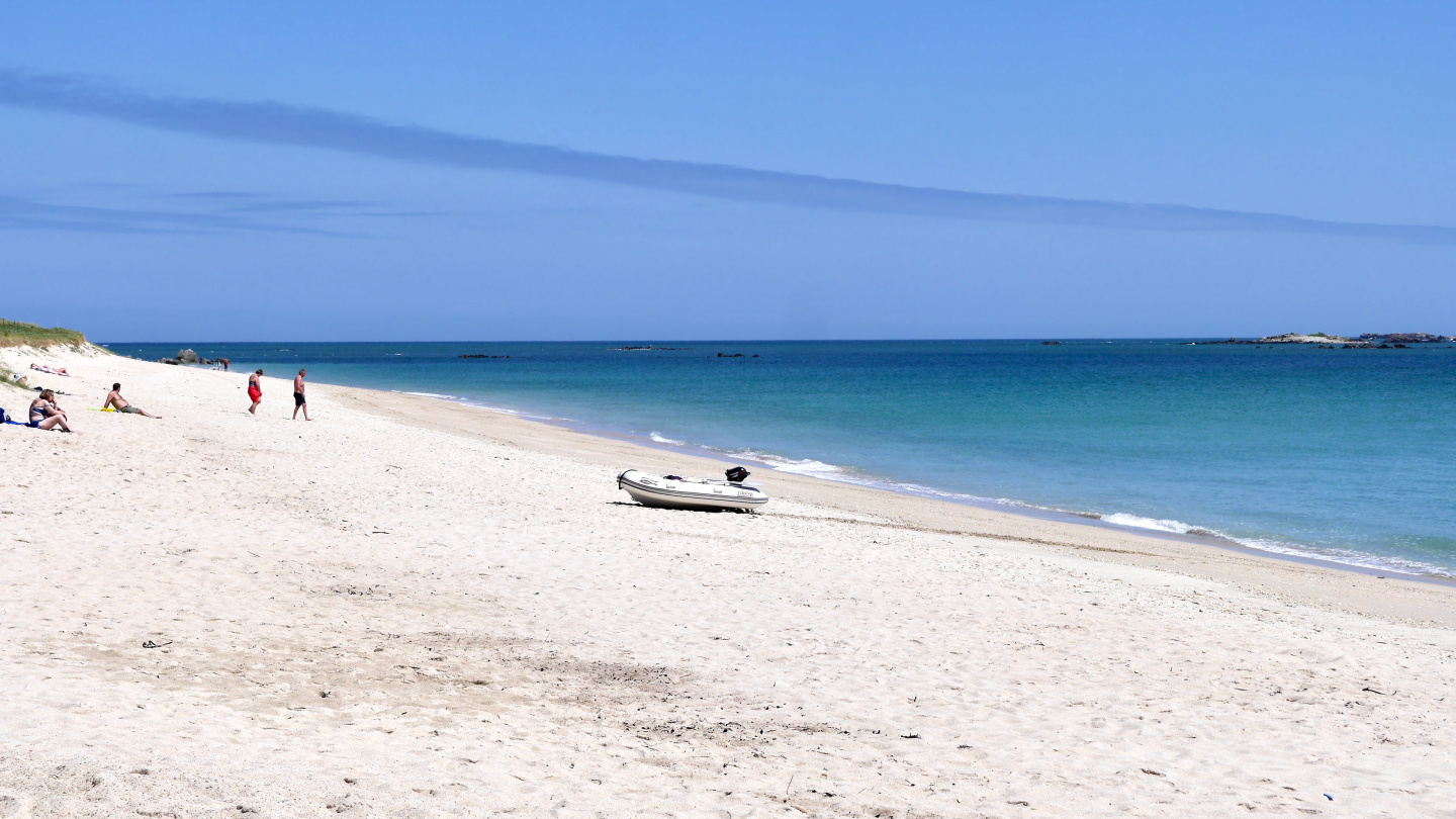 Pikku Suwena Hermin Shell Beach Bayn hiekkarannalla