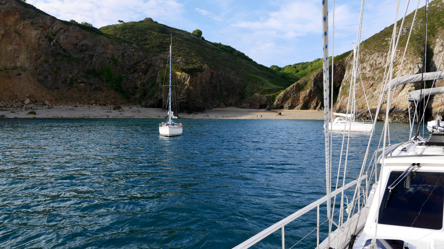 Suwena anchored on Dixcart Bay of Sark