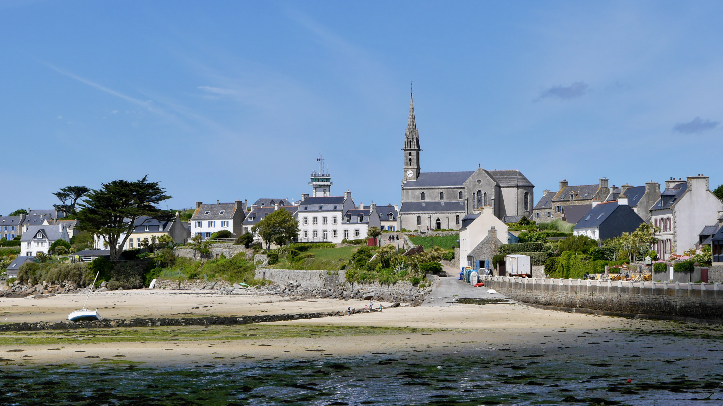 Center village of Île de Batz island