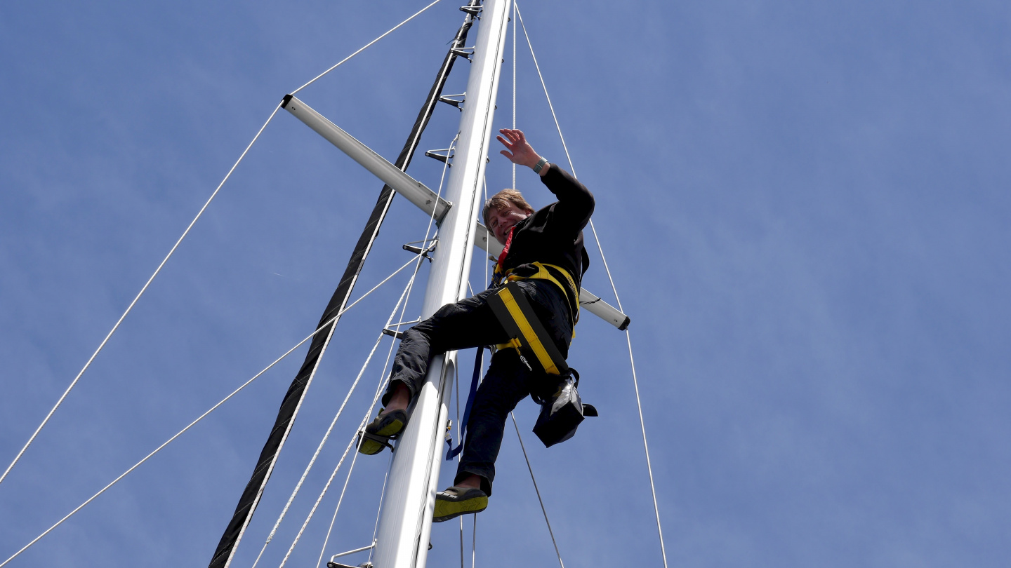 Andrus changing the wind transducer in Roscoff