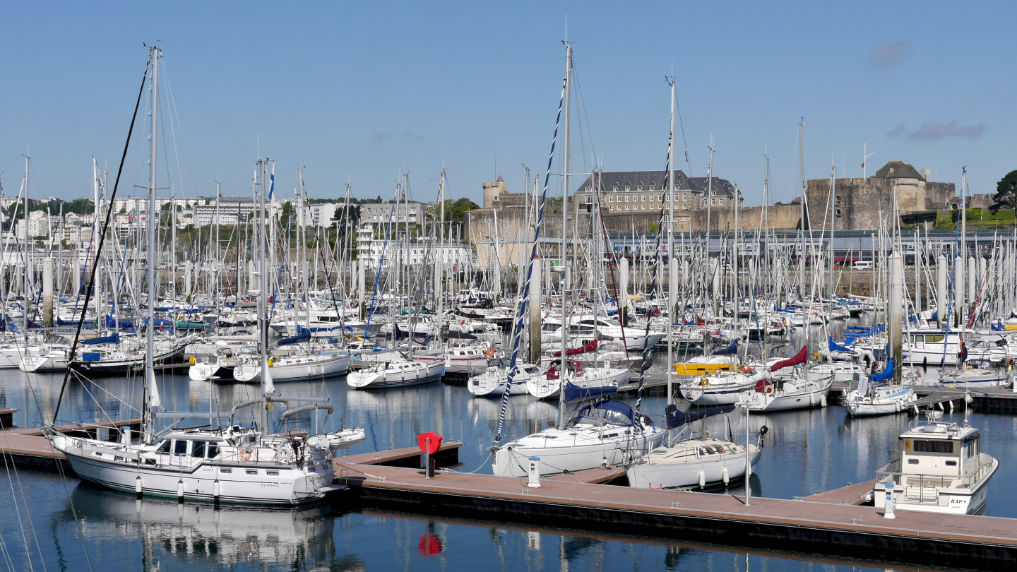 Suwena in Marina du Château in Brest