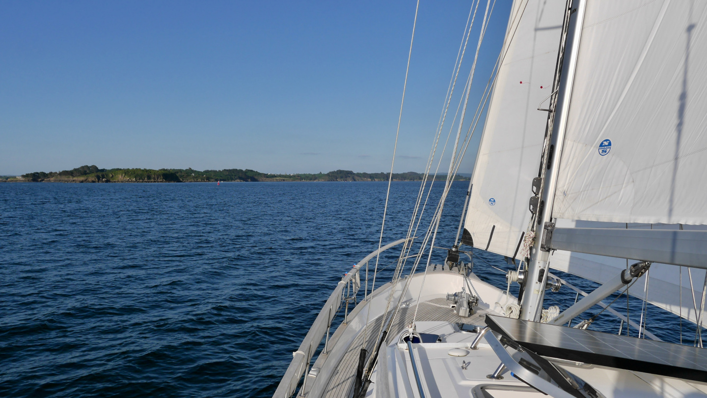 Suwena sailing on the river L'Aulne in Brittany