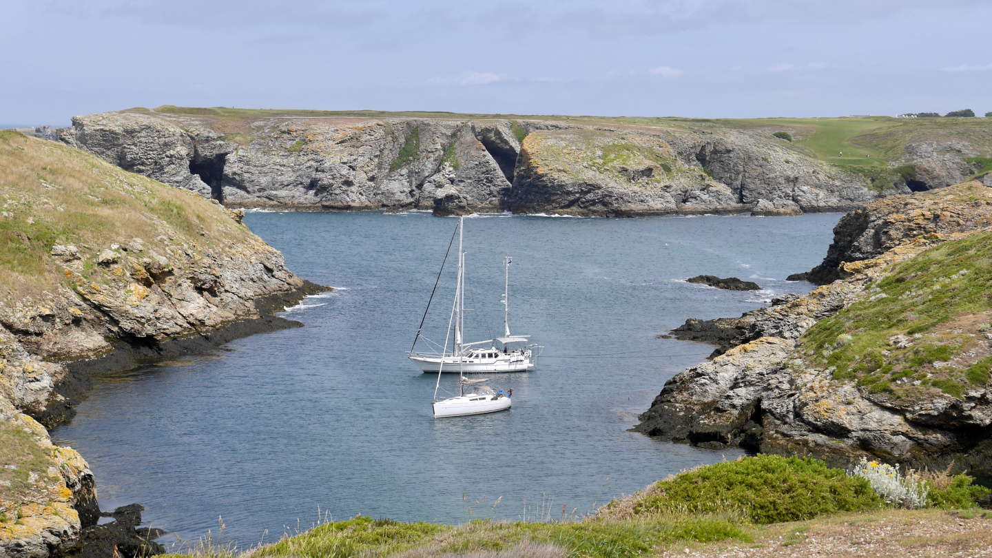 Suwena in the anchorage of Stêr-Ouen in the Belle Île island in Brittany