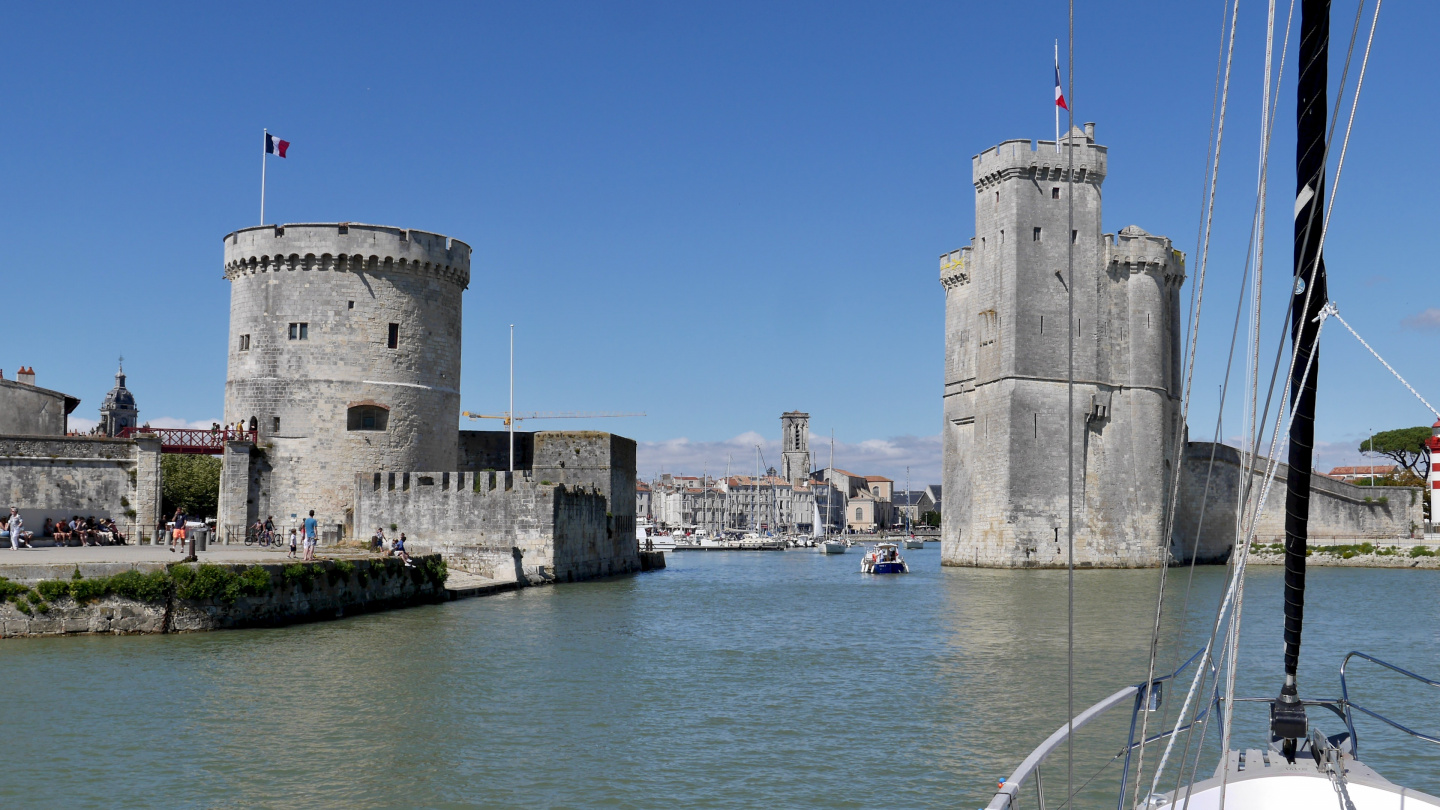 Suwena arriving in La Rochelle