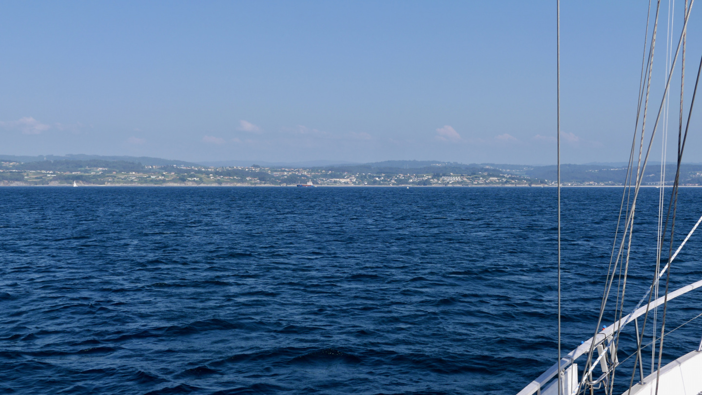 Suwena approaching Sada on Ría de Betanzos