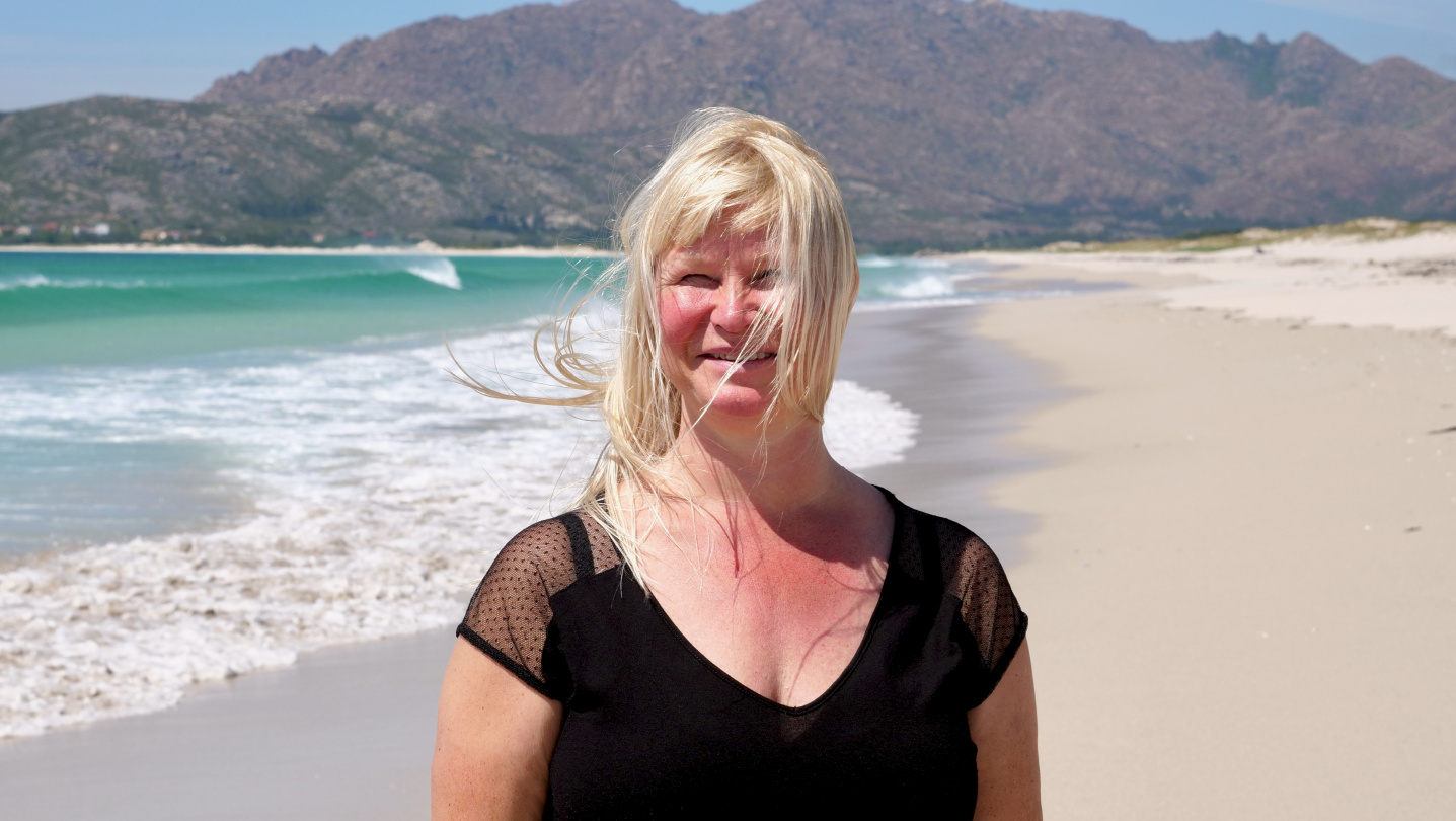 Eve at the beach of Playa de Carnota in Galicia