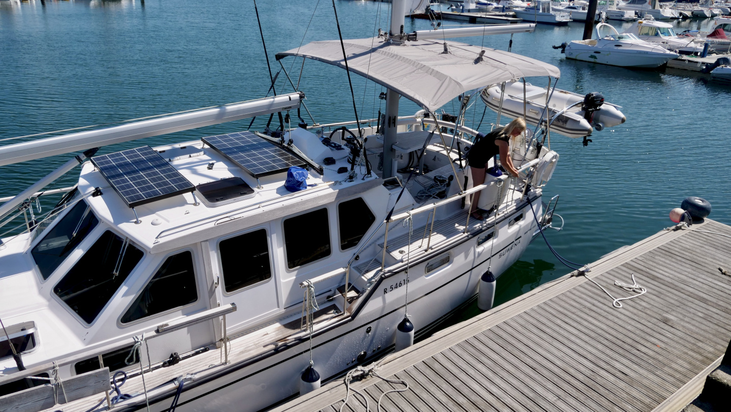 Suwena at the fuel dock of Sada in Spain