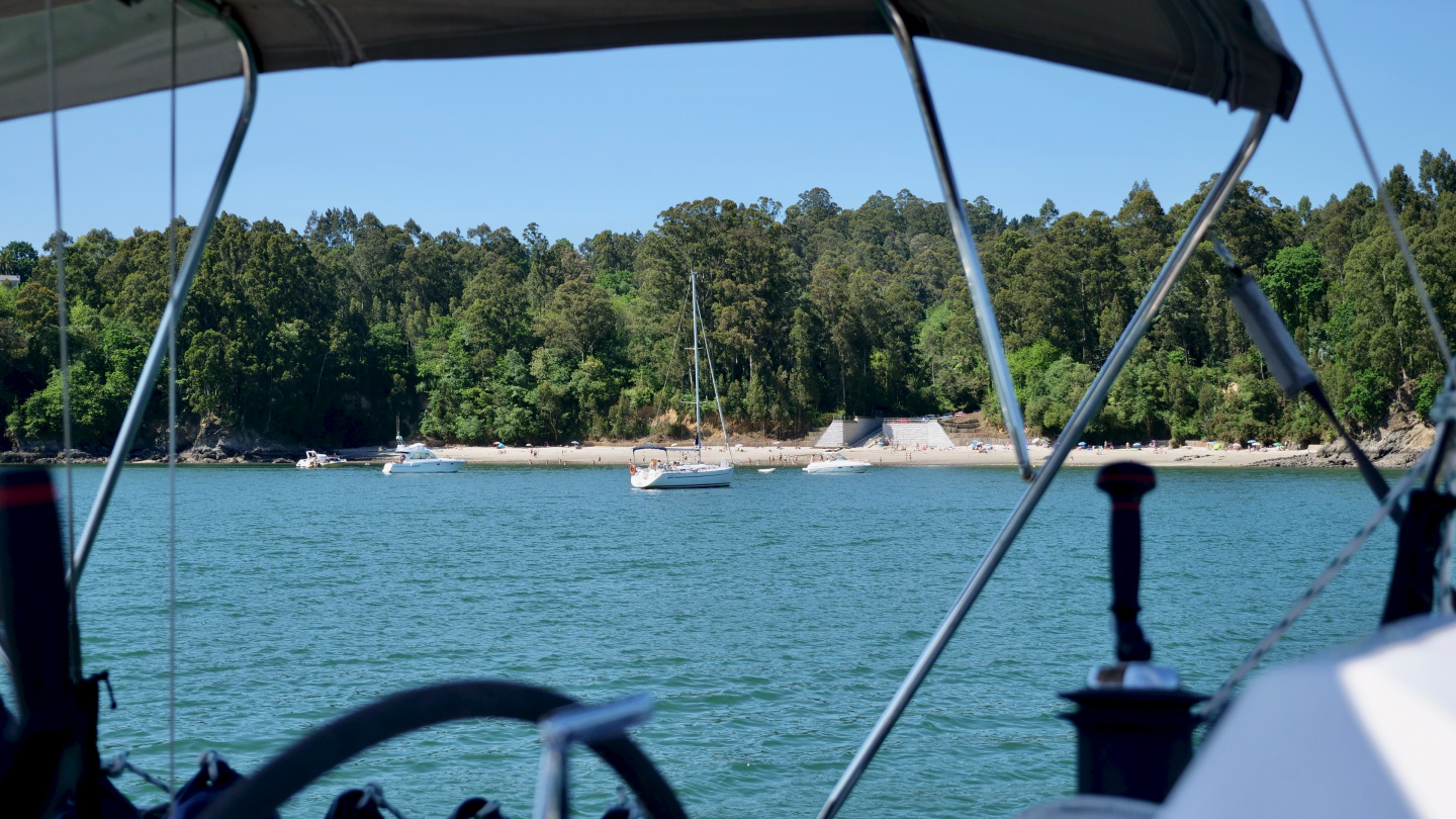 Suwena anchored, Redes Ría de Ares, Galicia