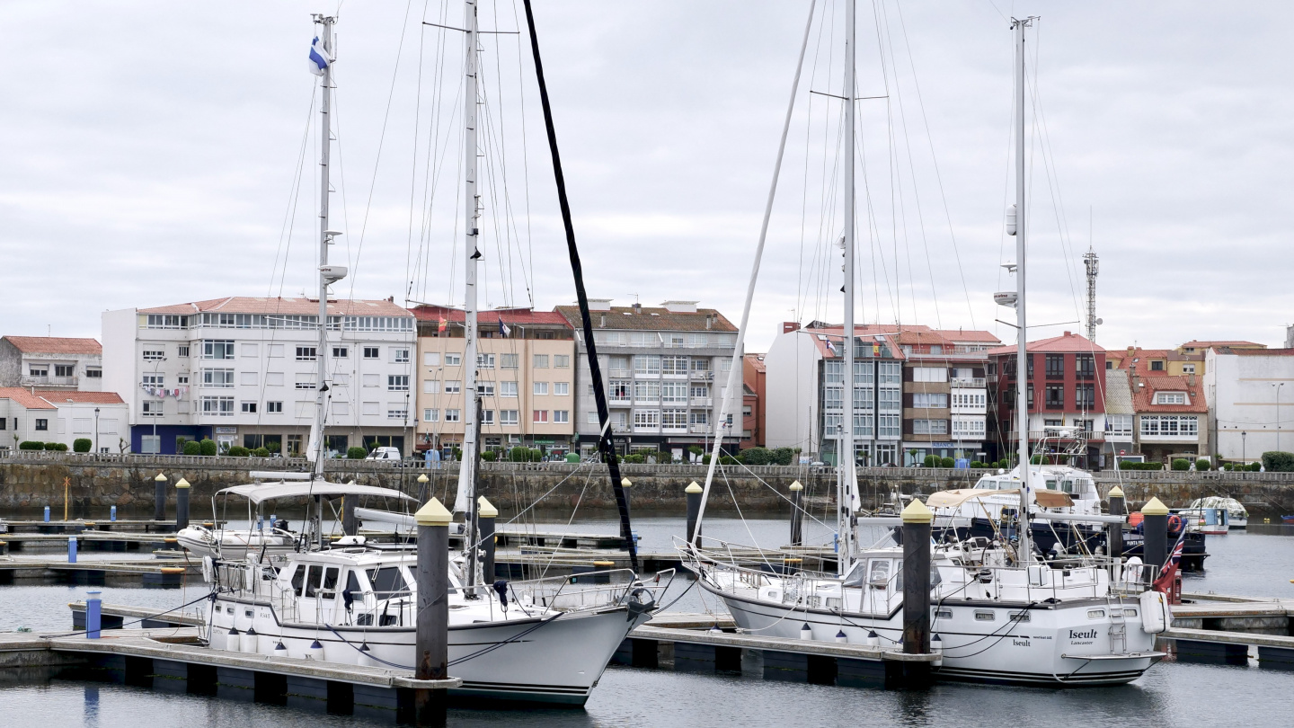 Suwena and Iseult in Muxia, Galicia