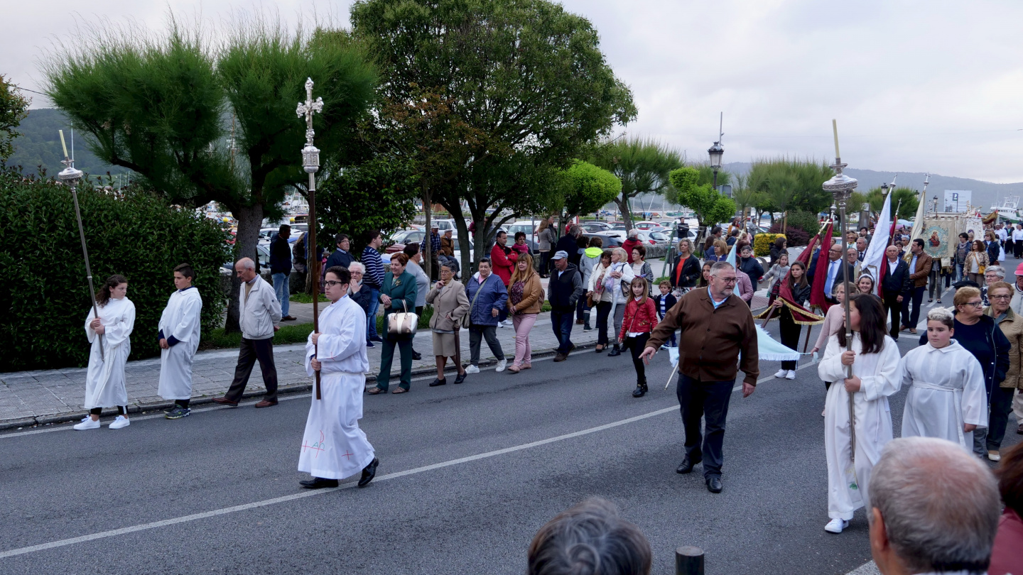 Corpus Christi juhlapäivän kulkue Murosissa Galiciassa