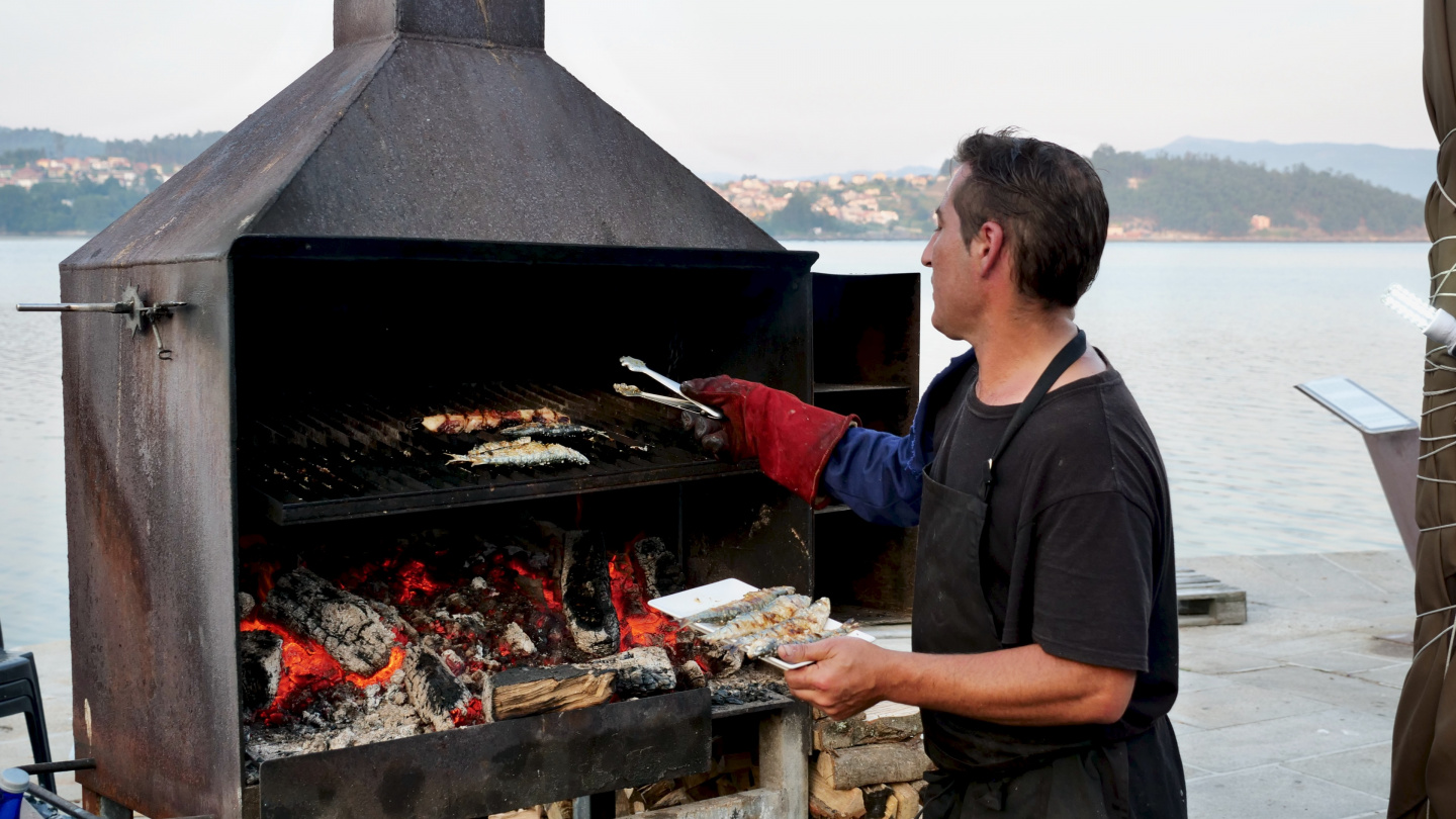 Grillatut sardiinit Combarrossa, Galicia