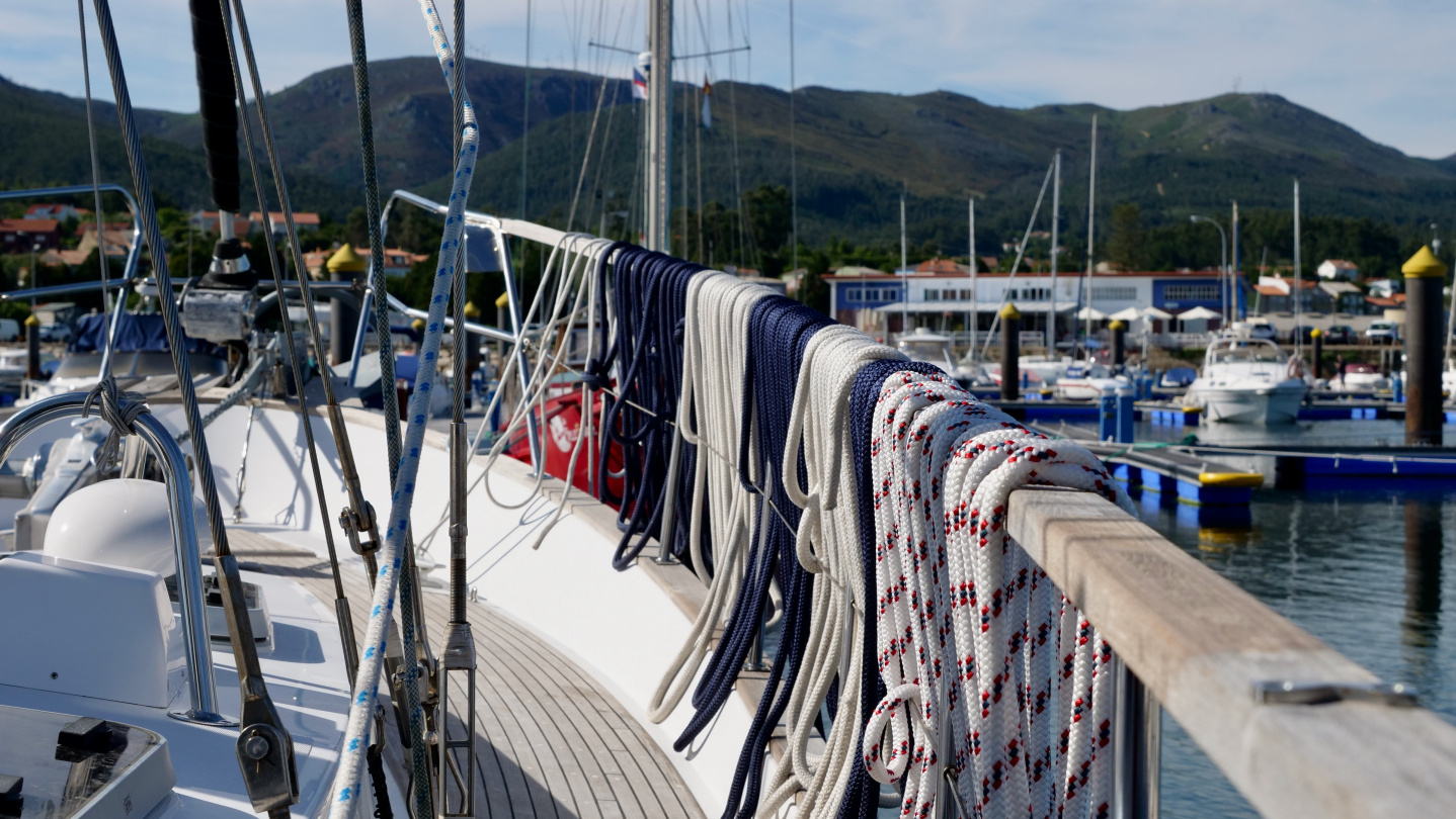 Spring washing of Suwena's lines, Caramiñal, Galicia