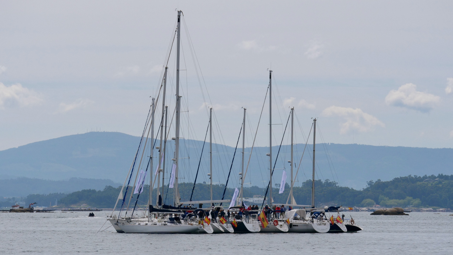 Purjehdijoiden lauttakokoontuminen ría de Arousalla, Galicia