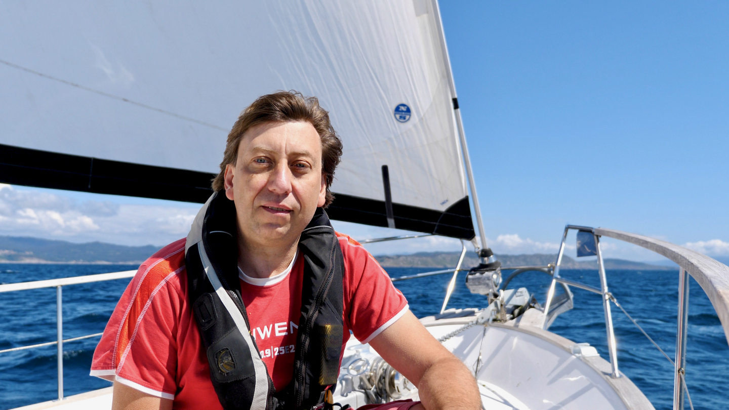 Andrus sailing in Galician rías