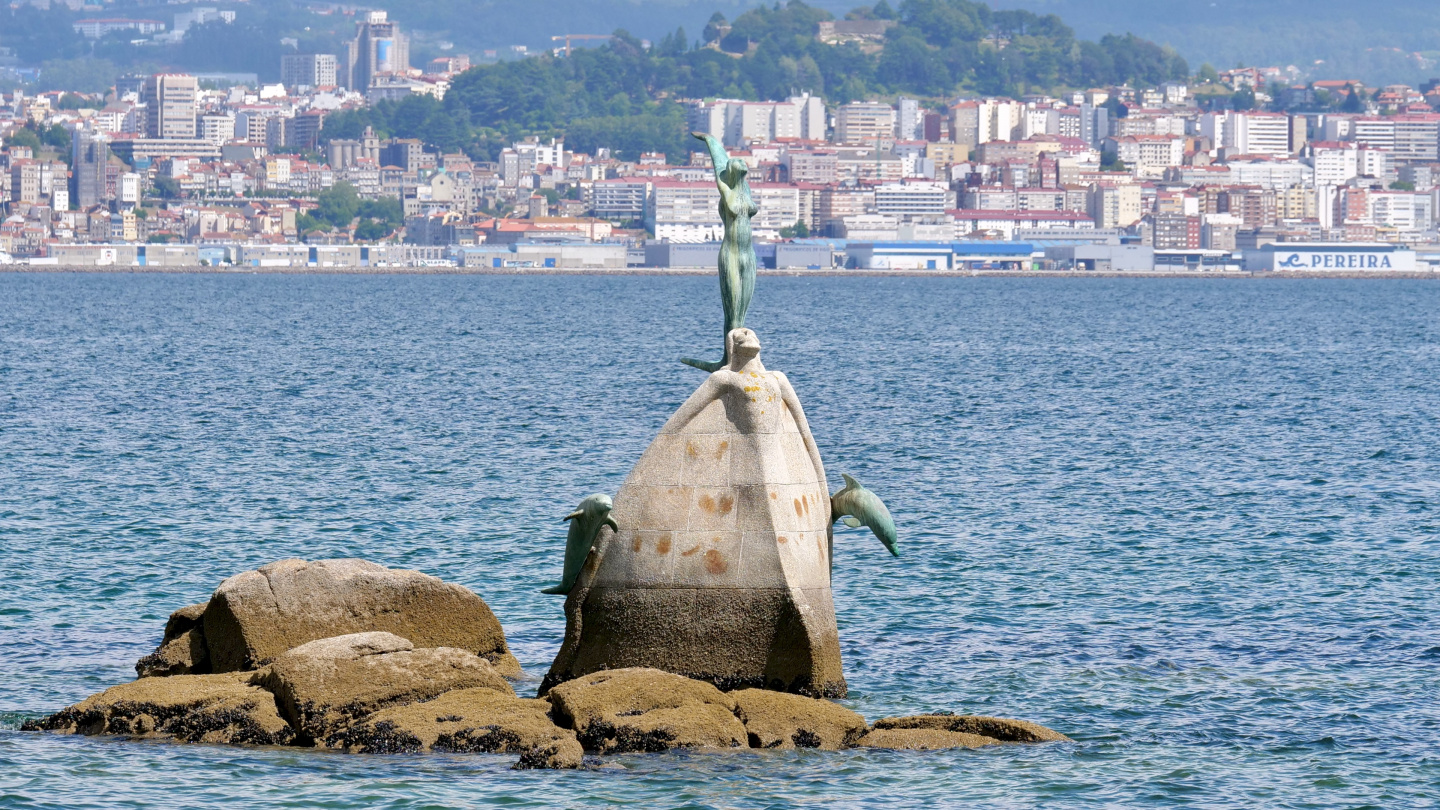 Sina de Cangas patsas Cangasin edustalla