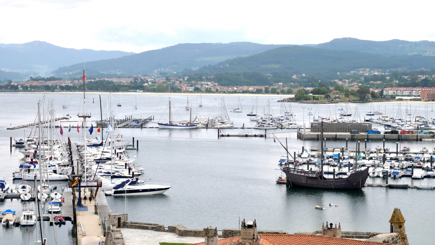 Marinas and Pinta in Baiona