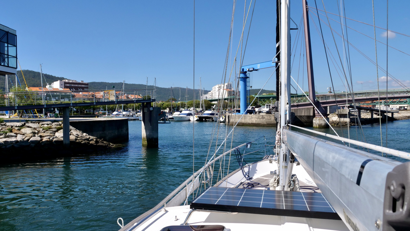 Suwena arriving in Viana do Castelo, Portugal