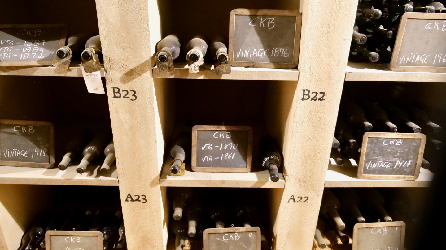 Cockburn's vintage viinikellari, Vila Nova de Gaia, Portugali