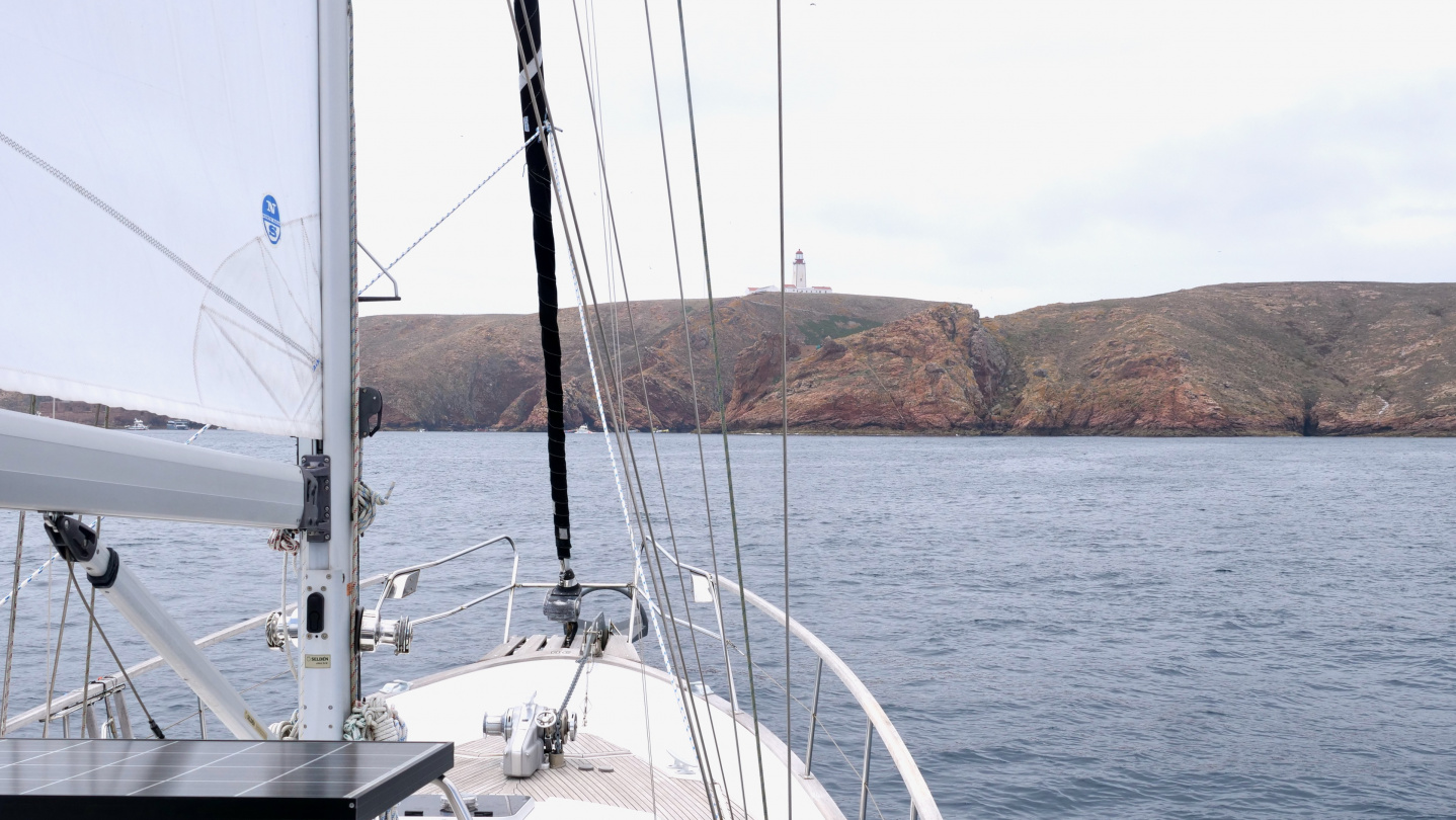 Suwena arriving in Berlenga islands, Portugal