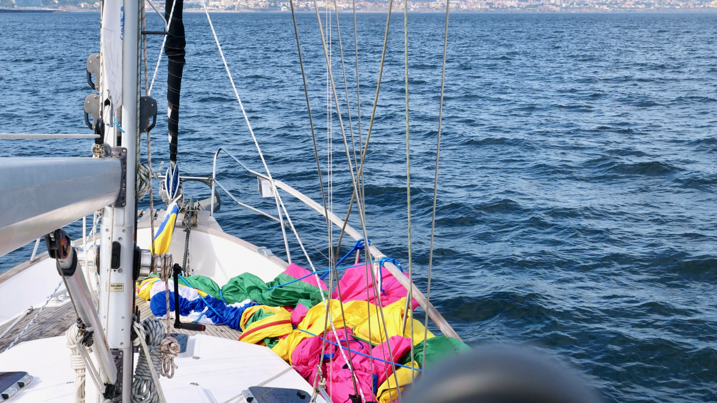 Aftermath of the gennaker mishap on the bay of Cascais, Portugal