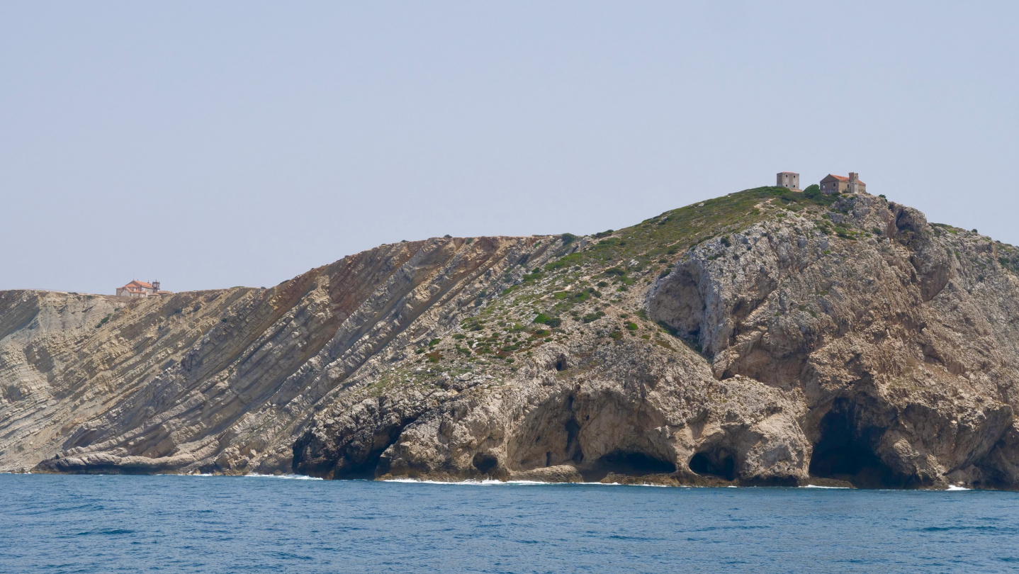 Suwena passing Cabo Espichel, Portugal