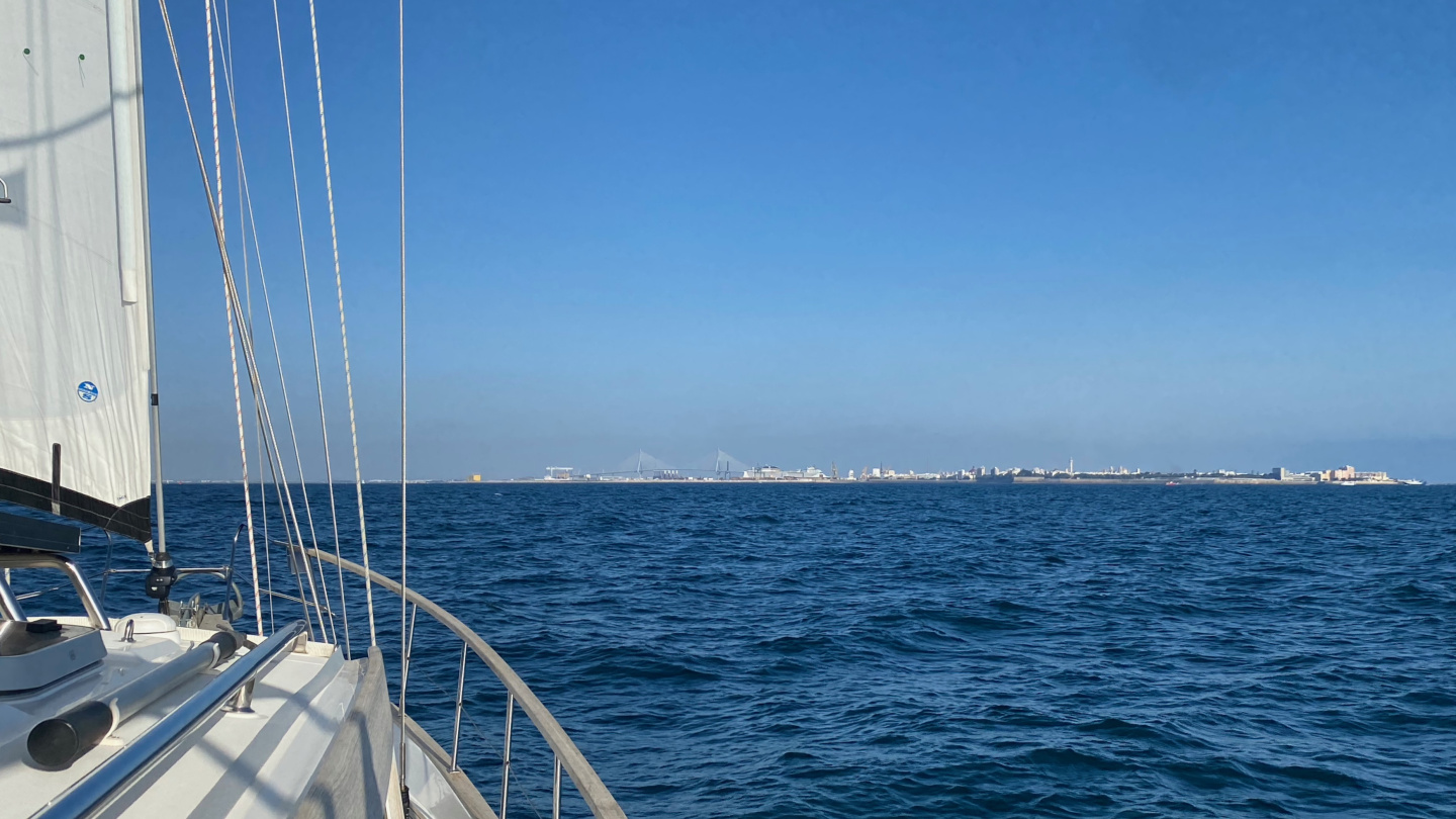 Suwena approaching Cadiz, Spain