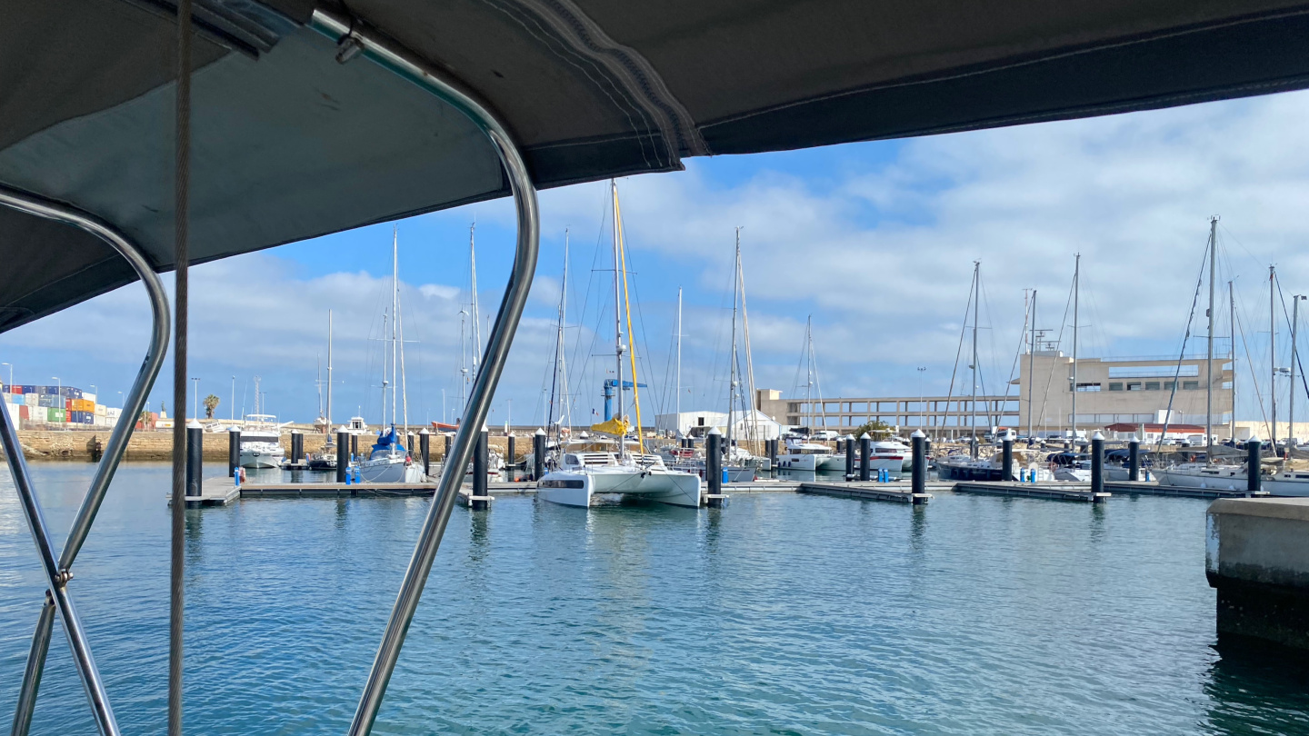 Suwena departing from Puerto América marina in Cadiz, Spain