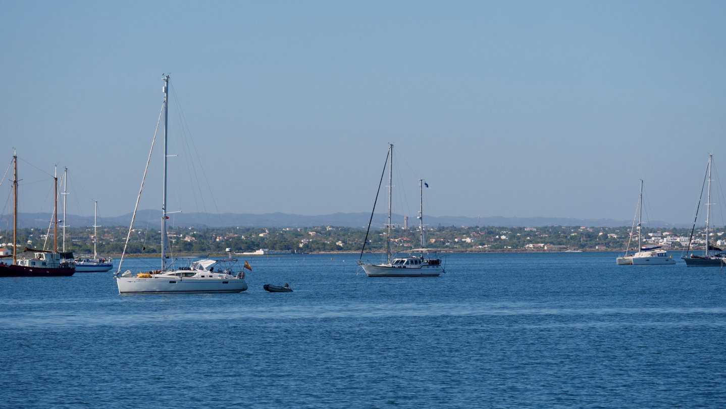 Suwena in the anchorage of Culatra, Algarve