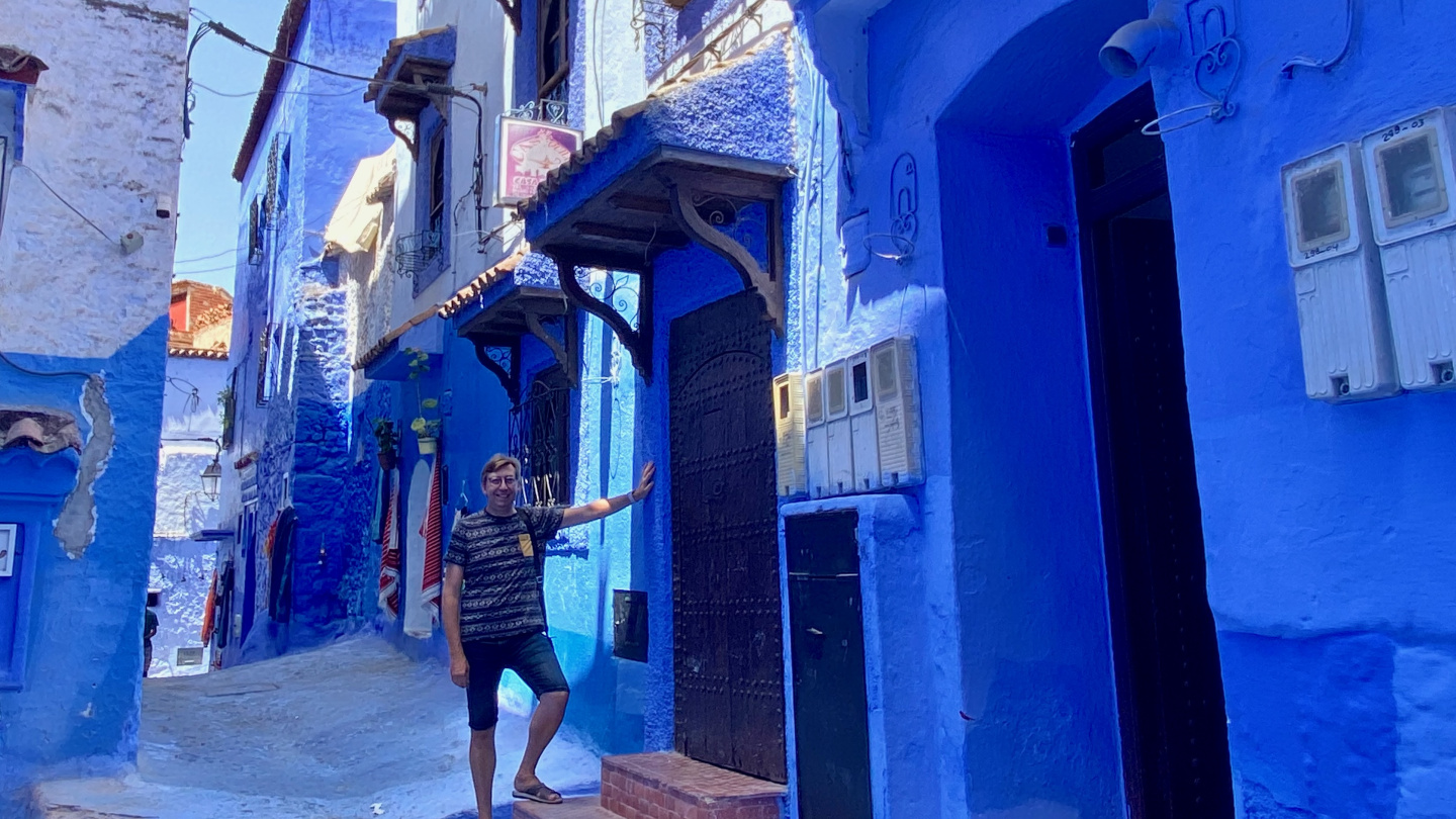 Andrus sinisessä kaupungissa, Chefchaouen, Marokko